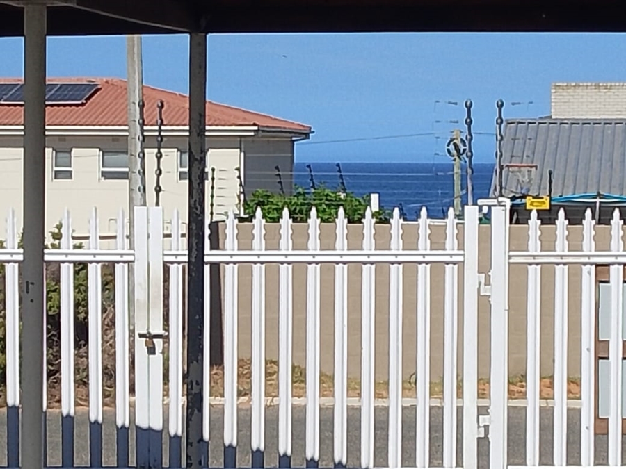 4 Bedroom Property for Sale in Lamberts Bay Western Cape